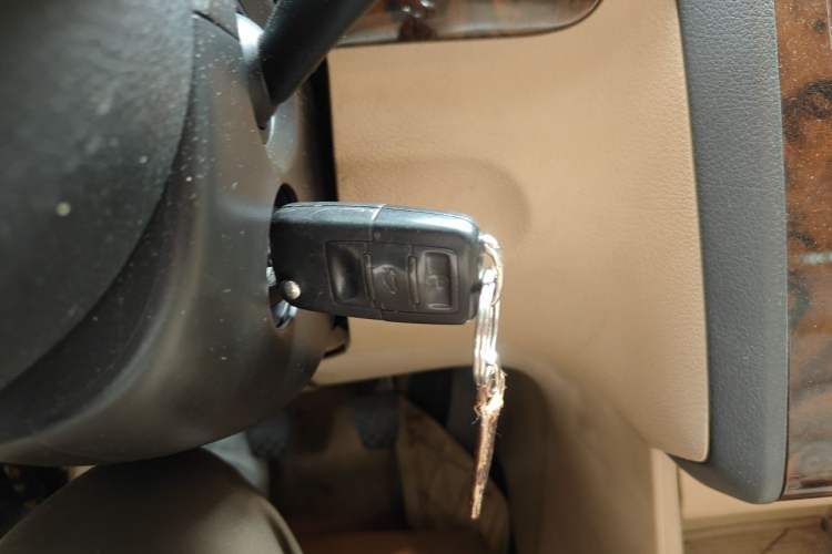 Used Volkswagen Touran 2008 1.8T ZhiZun Edition Manual 5-Seater Vehicle Key
