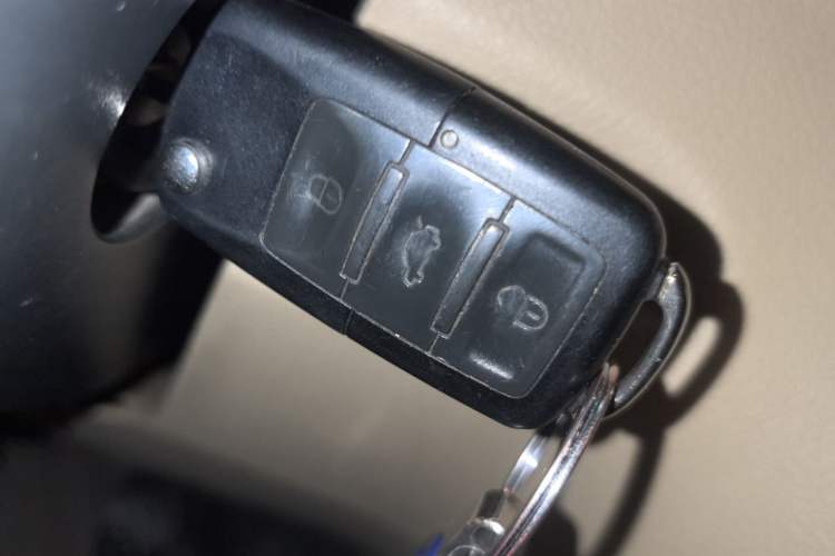Used Volkswagen Touran 2008 1.8T ZhiZun Edition Manual 5-Seater Vehicle Key