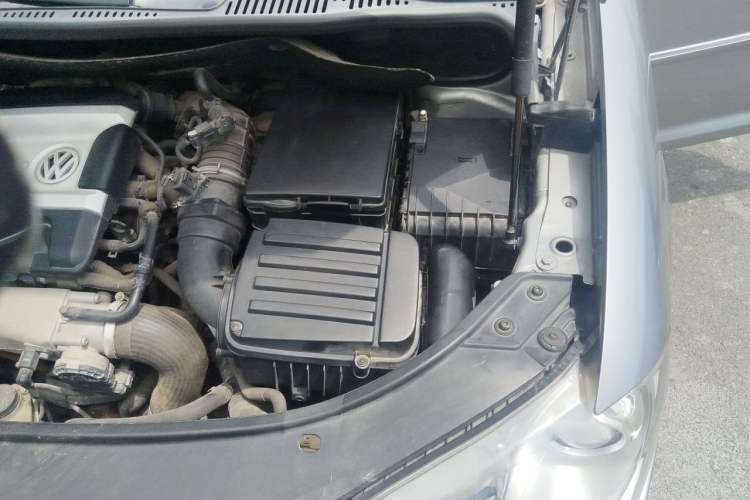Used Volkswagen Touran 2008 1.8T ZhiZun Edition Manual 5-Seater Engine Bay Left