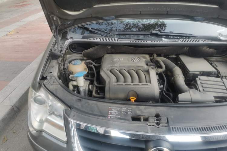 Used Volkswagen Touran 2008 2.0L Zhiya Edition Automatic 5 Seats Engine Bay Right