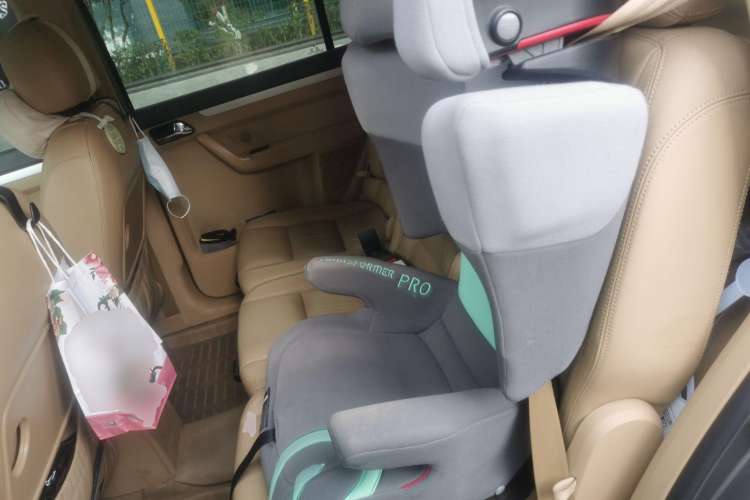 Used Volkswagen Touran 2008 2.0L Zhiya Edition Automatic 5 Seats Left Rear Seat
