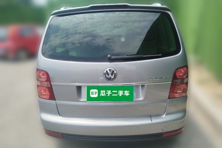 Used Volkswagen Touran 2008 1.8T ZhiZun Edition Manual 5-Seater Rear
