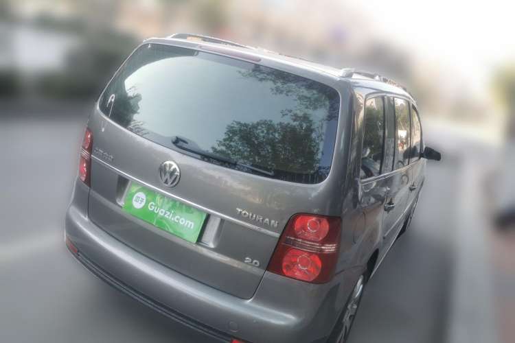 Used Volkswagen Touran 2008 2.0L Zhiya Edition Automatic 5 Seats Rear Right 45 Deg