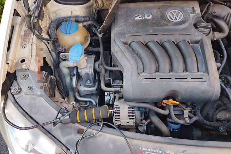 Used Volkswagen Touran 2008 2.0L Zhiya Edition Automatic 5 Seats Engine Bay Right