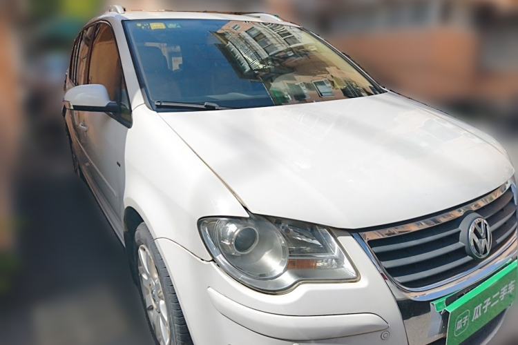Used Volkswagen Touran 2008 2.0L Zhiya Edition Automatic 5 Seats Front Right 45 Deg