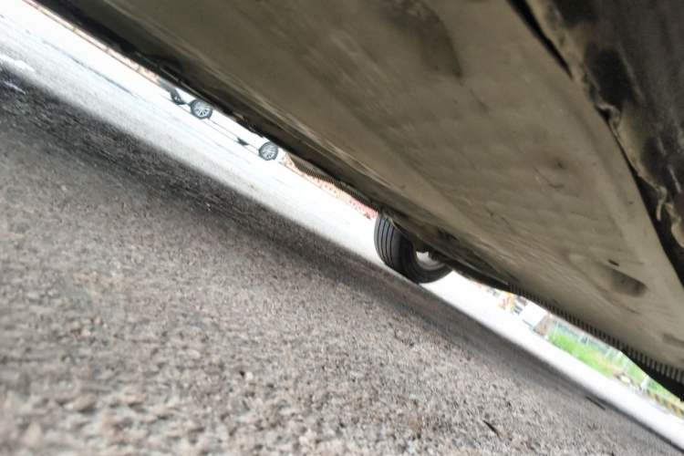 Used Volkswagen Touran 2011 1.4T Manual ZhiShang Edition 5-seater Chassis Front Left