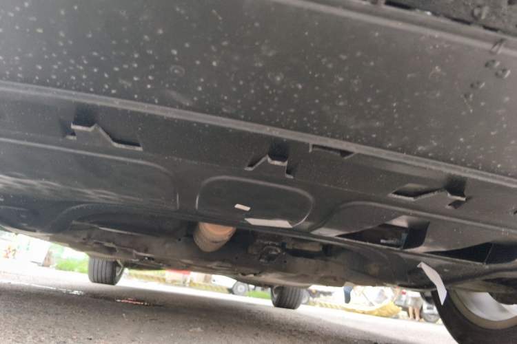 Used Volkswagen Touran 2011 1.4T Manual ZhiShang Edition 5-seater Chassis Front