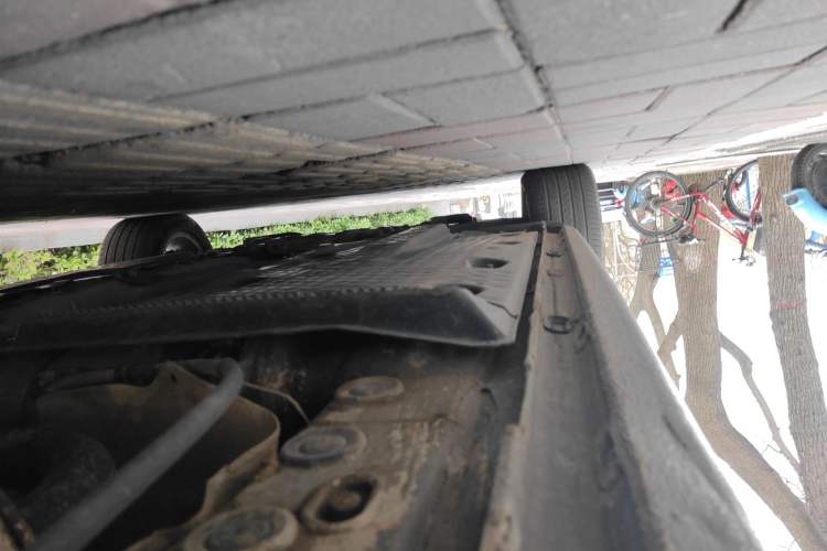 Used Volkswagen Touran 2011 1.4T DSG Zhiya Edition 5 Seats Chassis Rear Left