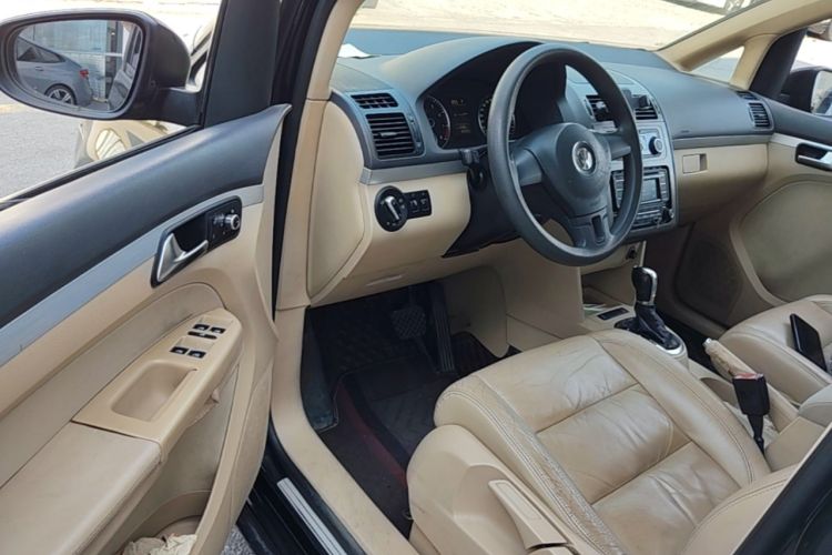 Used Volkswagen Touran 2011 1.4T DSG Zhiya Edition 5 Seats Driver Seat