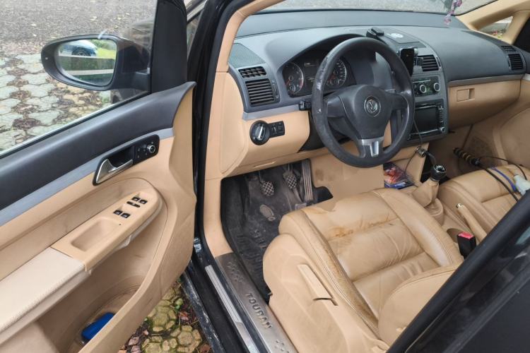 Used Volkswagen Touran 2011 1.4T Manual Zhiya Edition 5 Seats Driver Seat