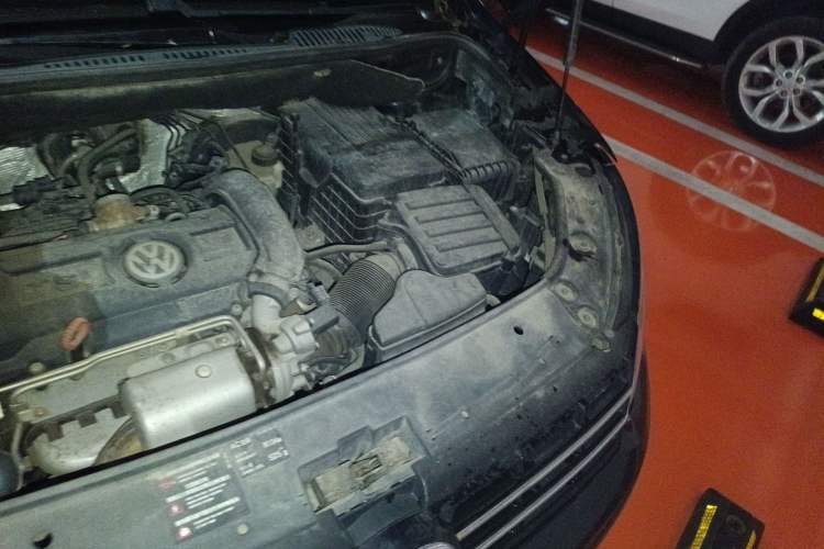 Used Volkswagen Touran 2011 1.4T DSG Zhiya Edition 5 Seats Engine Bay Left
