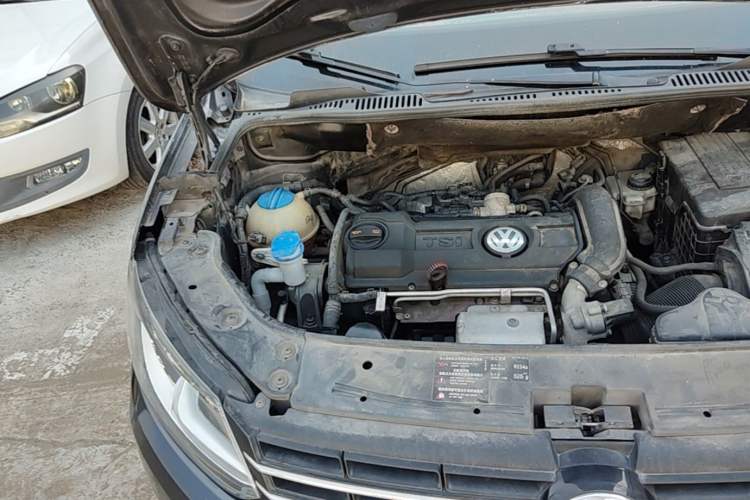 Used Volkswagen Touran 2011 1.4T DSG Zhiya Edition 5 Seats Engine Bay Right
