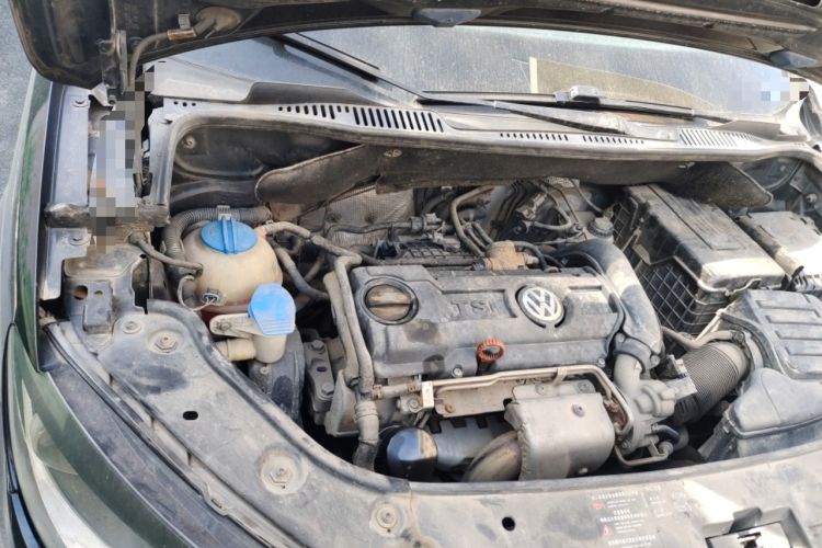 Used Volkswagen Touran 2011 1.4T DSG Zhiya Edition 5 Seats Engine Bay Right