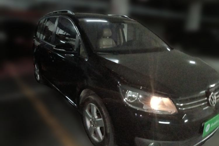 Used Volkswagen Touran 2011 1.4T DSG Zhiya Edition 5 Seats Front Right 45 Deg