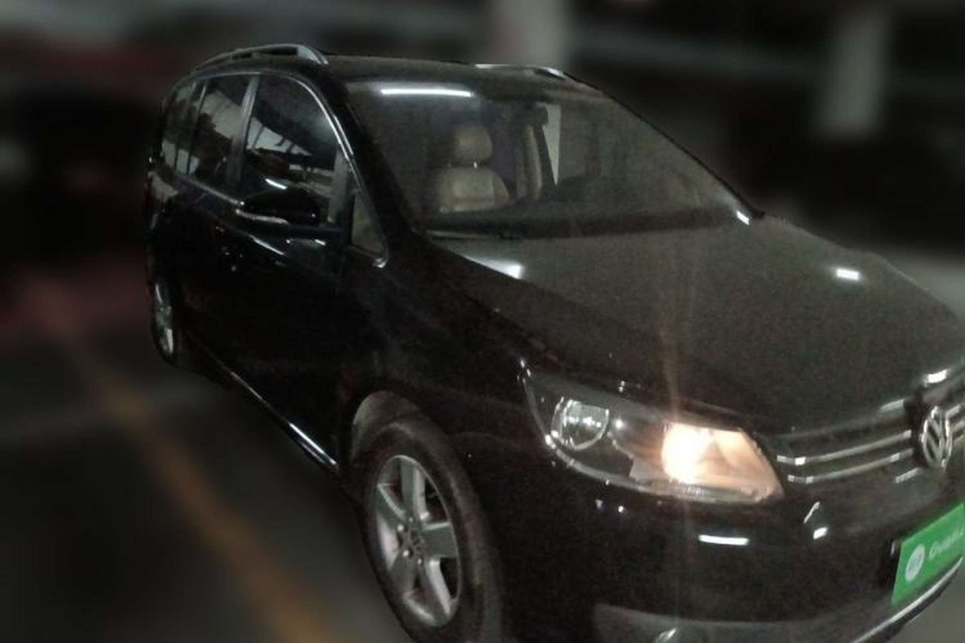 Used Volkswagen Touran 2011 1.4T DSG Zhiya Edition 5 Seats Front Right 45 Deg