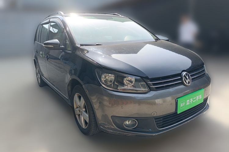 Used Volkswagen Touran 2011 1.4T DSG Zhiya Edition 5 Seats Front Right 45 Deg