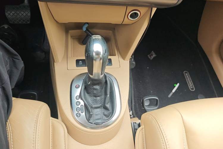 Used Volkswagen Touran 2011 1.4T DSG Zhiya Edition 5 Seats Gear Lever