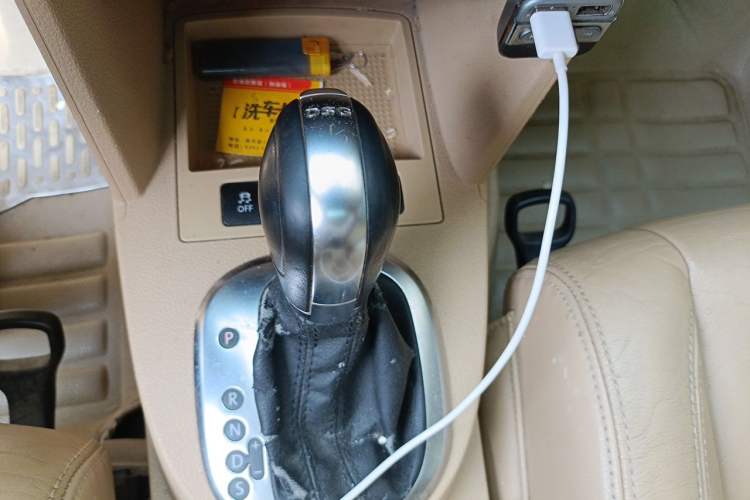 Used Volkswagen Touran 2011 1.4T DSG Zhiya Edition 5 Seats Gear Lever