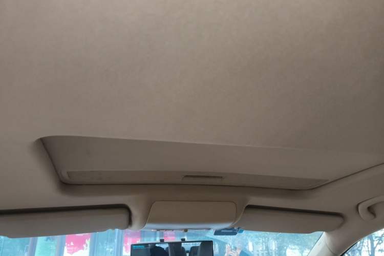 Used Volkswagen Touran 2011 1.4T Manual Zhiya Edition 5 Seats Headliner