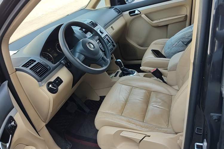 Used Volkswagen Touran 2011 1.4T DSG Zhiya Edition 5 Seats Left Front Seat