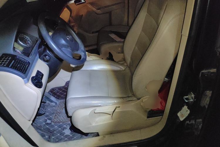Used Volkswagen Touran 2011 1.4T Manual ZhiShang Edition 5-seater Left Front Seat