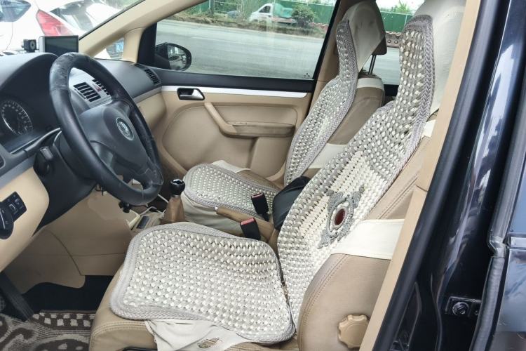 Used Volkswagen Touran 2011 1.4T Manual ZhiShang Edition 5-seater Left Front Seat