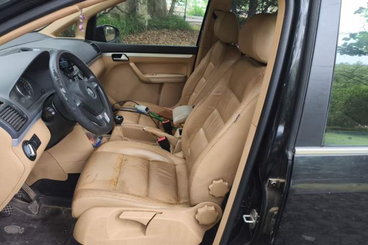 Used Volkswagen Touran 2011 1.4T Manual Zhiya Edition 5 Seats Left Front Seat