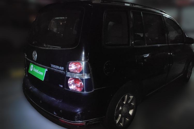 Used Volkswagen Touran 2011 1.4T Manual ZhiShang Edition 5-seater Rear Right 45 Deg
