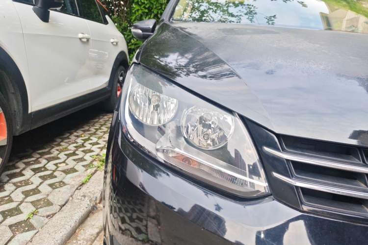 Used Volkswagen Touran 2011 1.4T DSG Zhiya Edition 5 Seats Right Front Headlight