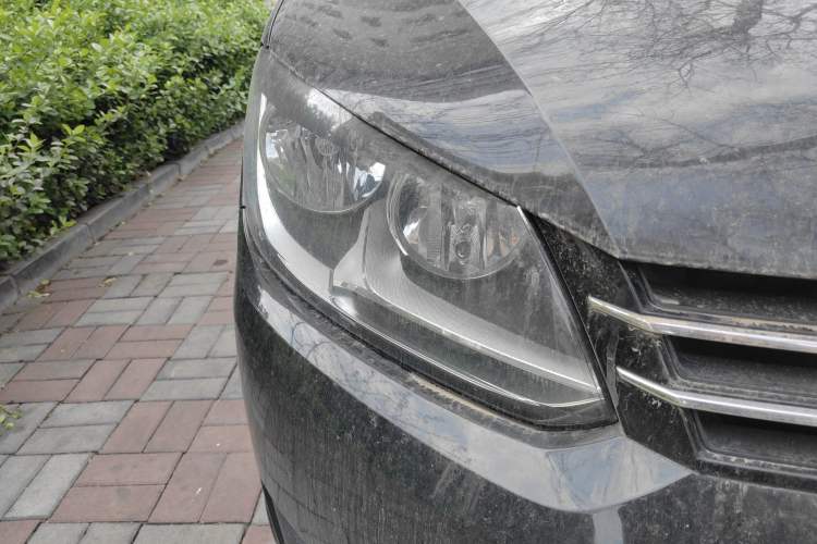 Used Volkswagen Touran 2011 1.4T DSG Zhiya Edition 5 Seats Right Front Headlight