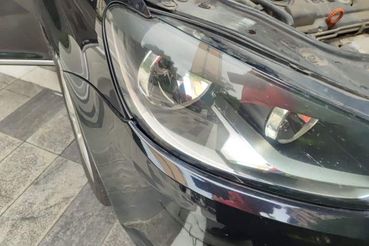 Used Volkswagen Touran 2011 1.4T DSG Zhiya Edition 5 Seats Right Front Headlight