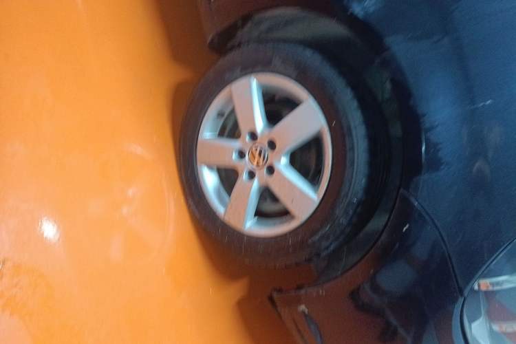Used Volkswagen Touran 2011 1.4T DSG Zhiya Edition 5 Seats Right Front Wheel Hub