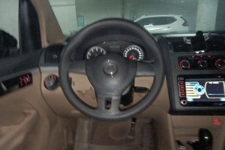 Used Volkswagen Touran 2011 1.4T DSG Zhiya Edition 5 Seats Steering Wheel