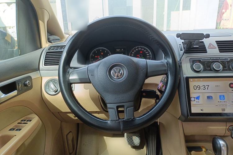 Used Volkswagen Touran 2011 1.4T DSG Zhiya Edition 5 Seats Steering Wheel