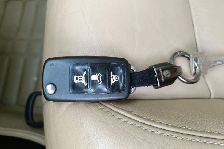 Used Volkswagen Touran 2011 1.4T DSG Zhiya Edition 5 Seats Vehicle Key