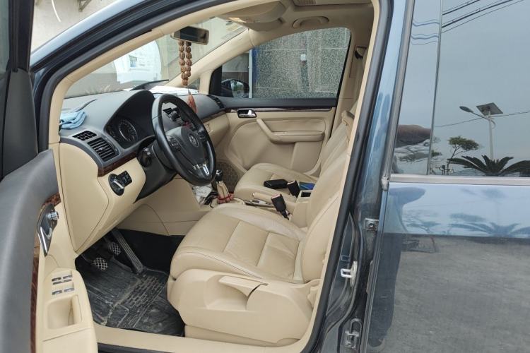 Used Volkswagen Touran 2011 1.4T Manual ZhiZhen Edition 5 Seats Driver Seat