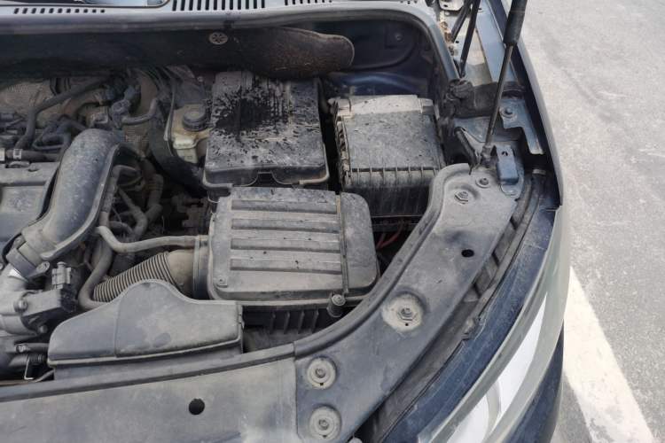 Used Volkswagen Touran 2011 1.4T DSG Zhiya Edition 5 Seats Engine Bay Left