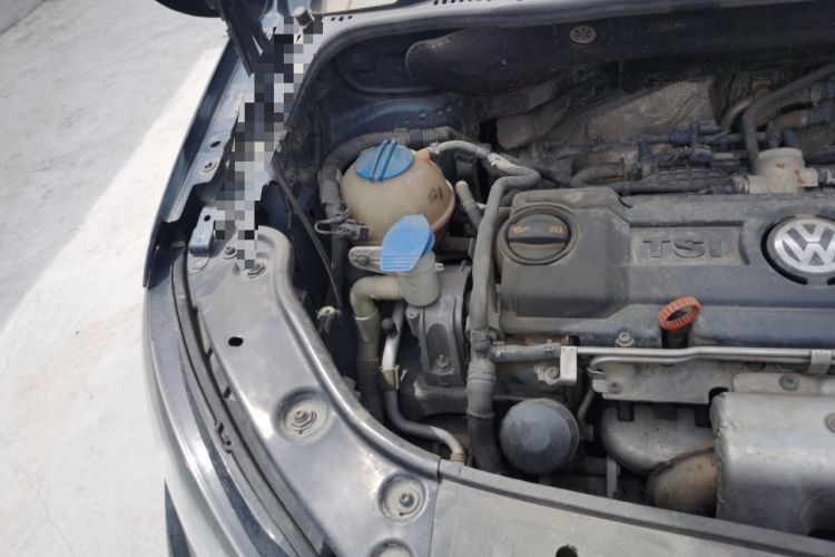 Used Volkswagen Touran 2011 1.4T DSG Zhiya Edition 5 Seats Engine Bay Right