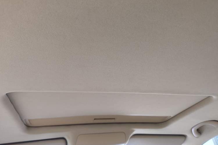 Used Volkswagen Touran 2011 1.4T Manual ZhiZhen Edition 5 Seats Headliner