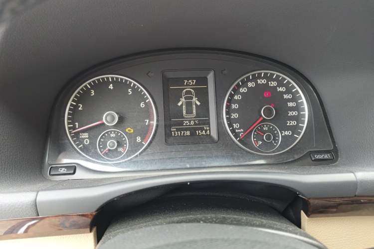 Used Volkswagen Touran 2011 1.4T Manual ZhiZhen Edition 5 Seats Instrument Cluster