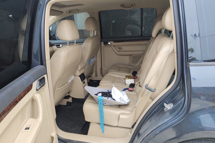 Used Volkswagen Touran 2011 1.4T Manual ZhiZhen Edition 5 Seats Left Rear Seat