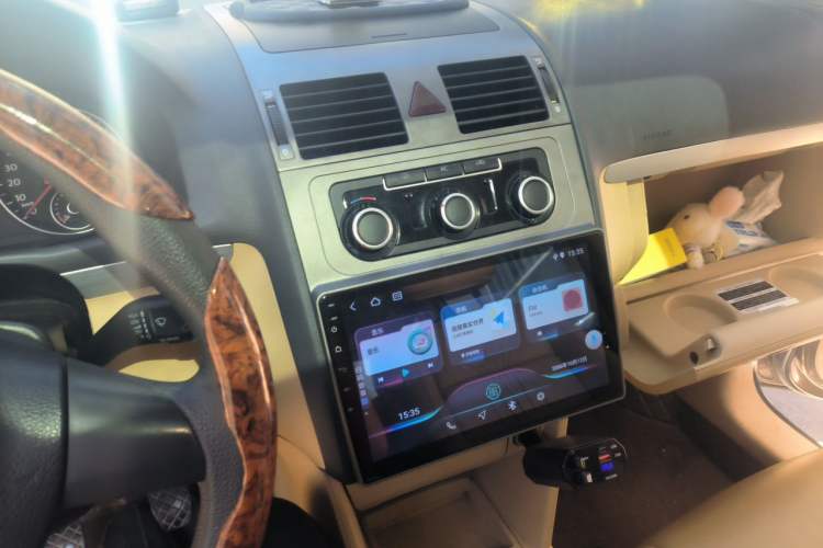 Used Volkswagen Touran 2011 1.4T Manual Zhiya Edition 5 Seats Audio And AC Panel