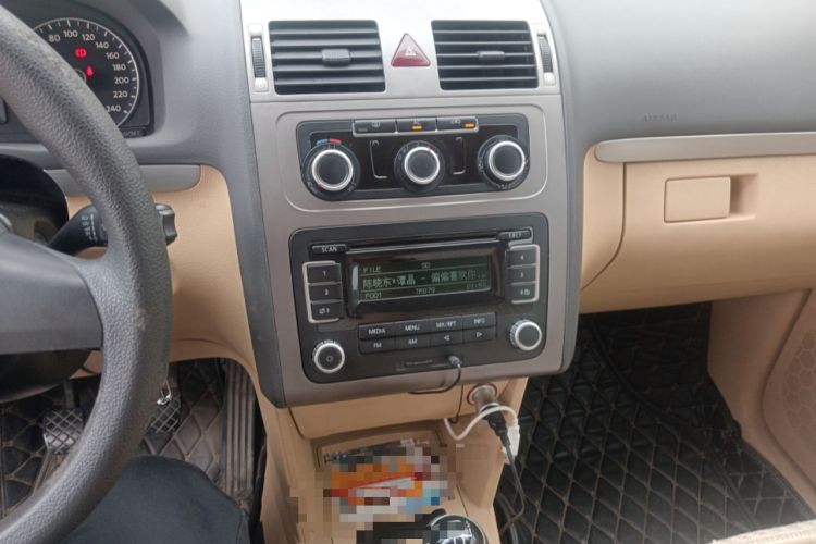 Used Volkswagen Touran 2011 1.4T Manual ZhiShang Edition 5-seater Audio And AC Panel