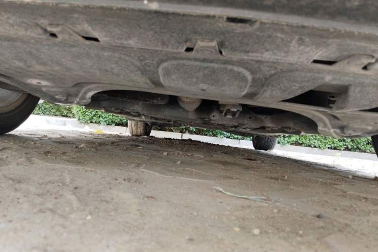 Used Volkswagen Touran 2011 1.4T Manual ZhiShang Edition 5-seater Chassis Front