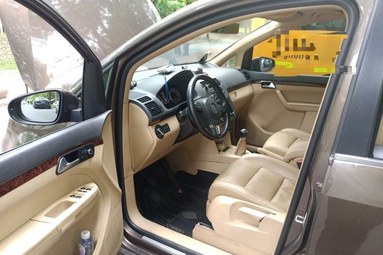 Used Volkswagen Touran 2011 1.4T Manual ZhiZhen Edition 5 Seats Driver Seat