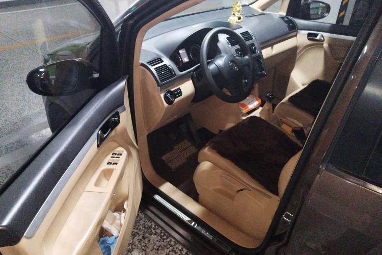 Used Volkswagen Touran 2011 1.4T Manual Zhiya Edition 5 Seats Driver Seat