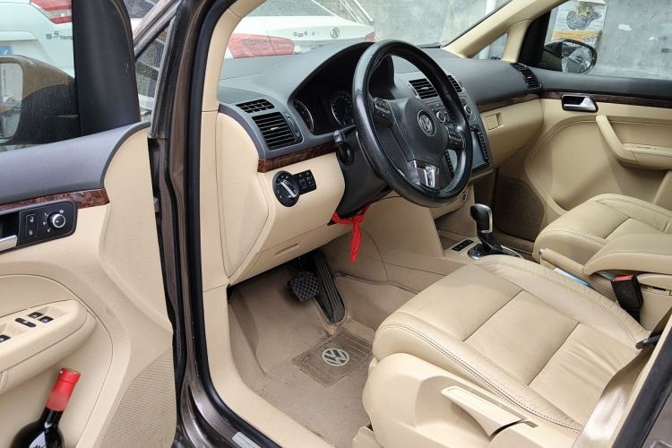 Used Volkswagen Touran 2011 1.4T DSG ZhiZhen Edition 5 Seats Driver Seat