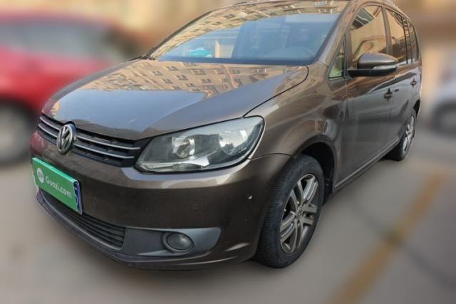Ojetý Volkswagen Touran 2011 1.4T DSG ZhiZhen Edition 5 Seats
