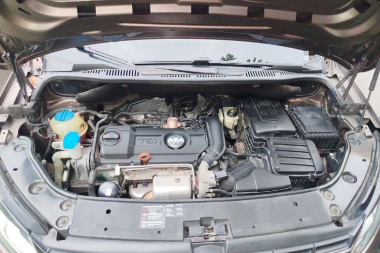 Used Volkswagen Touran 2011 1.4T DSG ZhiZhen Edition 5 Seats Engine Bay