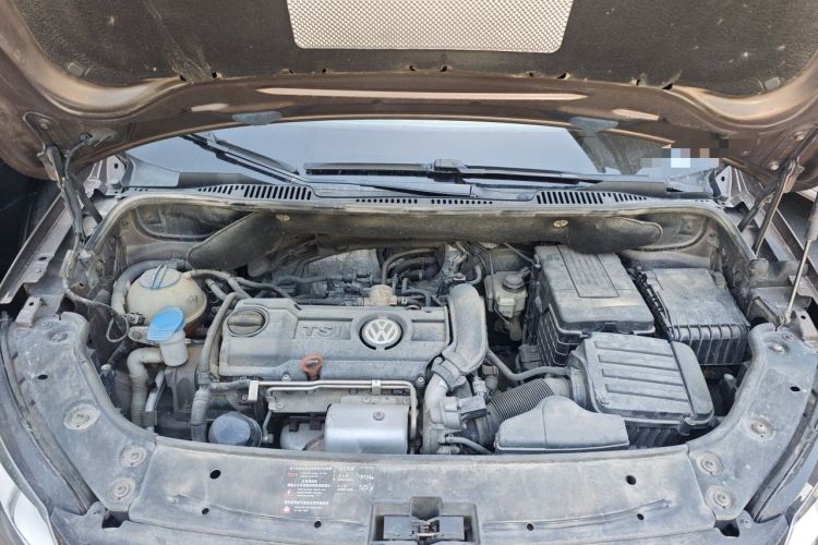 Used Volkswagen Touran 2011 1.4T DSG Zhiya Edition 5 Seats Engine Bay